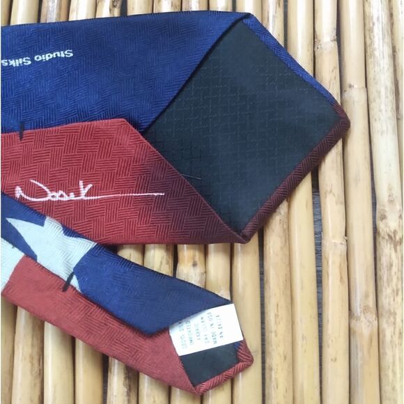 EUC VINTAGE RALPH MARLIN 1998 Red/White/Blue w/Star TEXAS Flag 100% Silk Tie - Picture 4 of 10